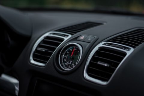 car dash heating/cooling vents
